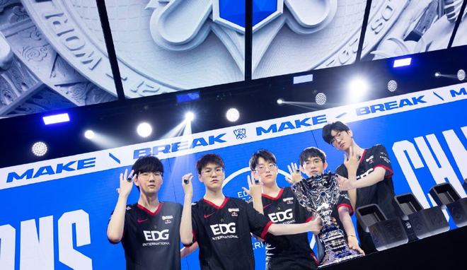 野使他在中 野使他在中