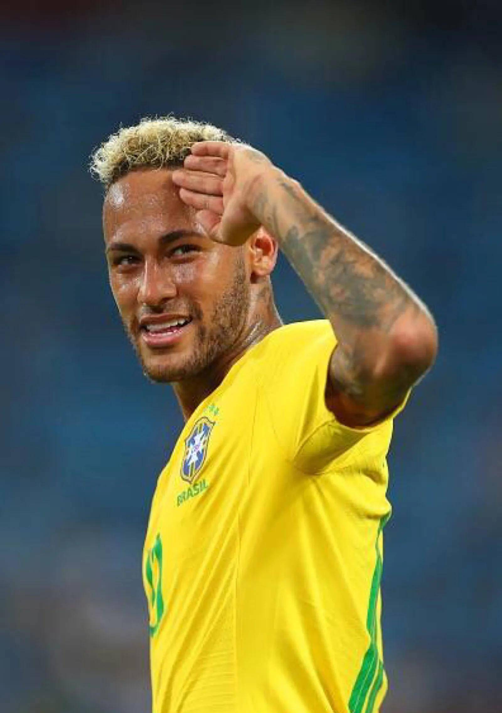 利与他此前 利与他此前